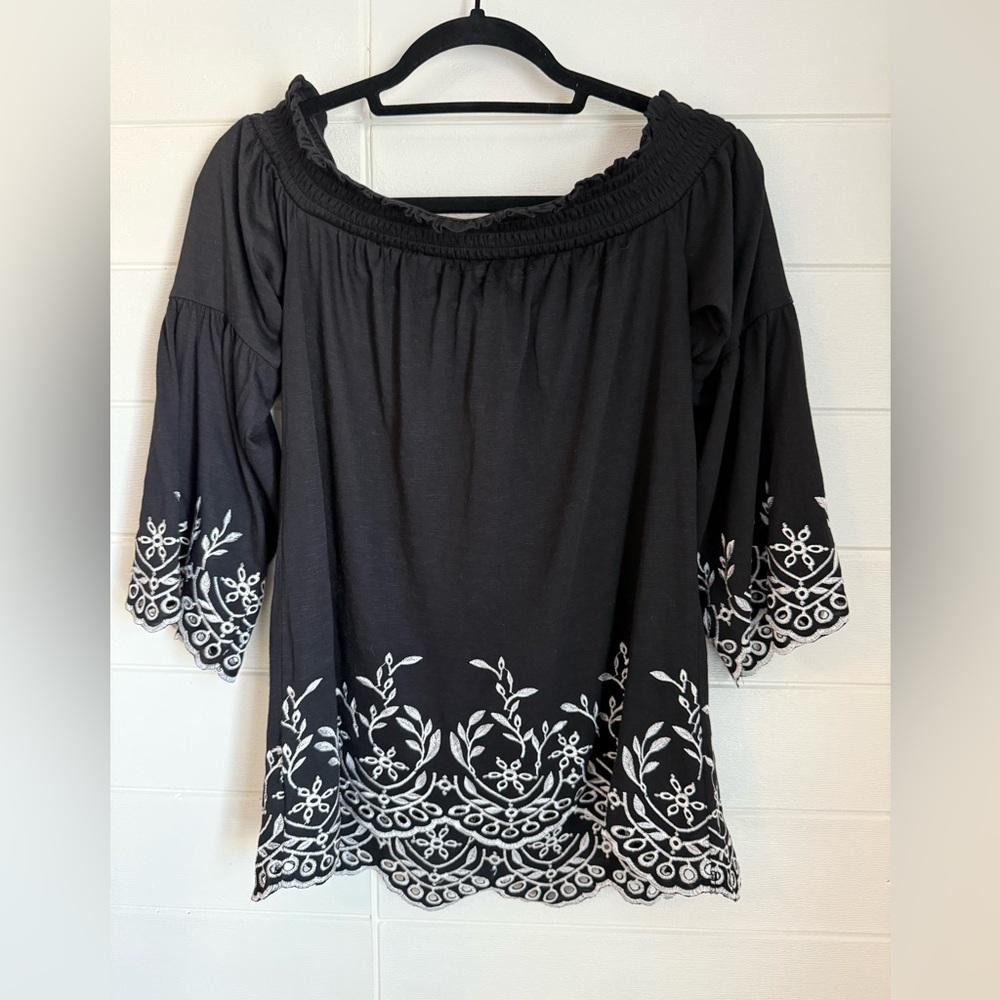 WHITE HOUSE BLACK MARKET Eyelet Bell Sleeve Off the Shoulder Top Size Small